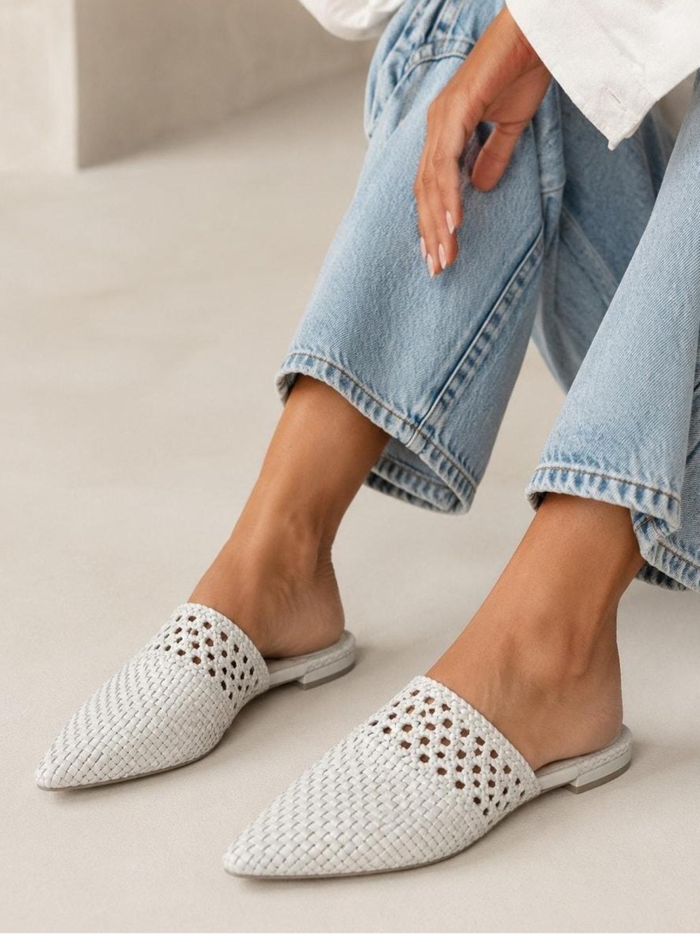 Birdies White Woven Slip On Mules - Size 5